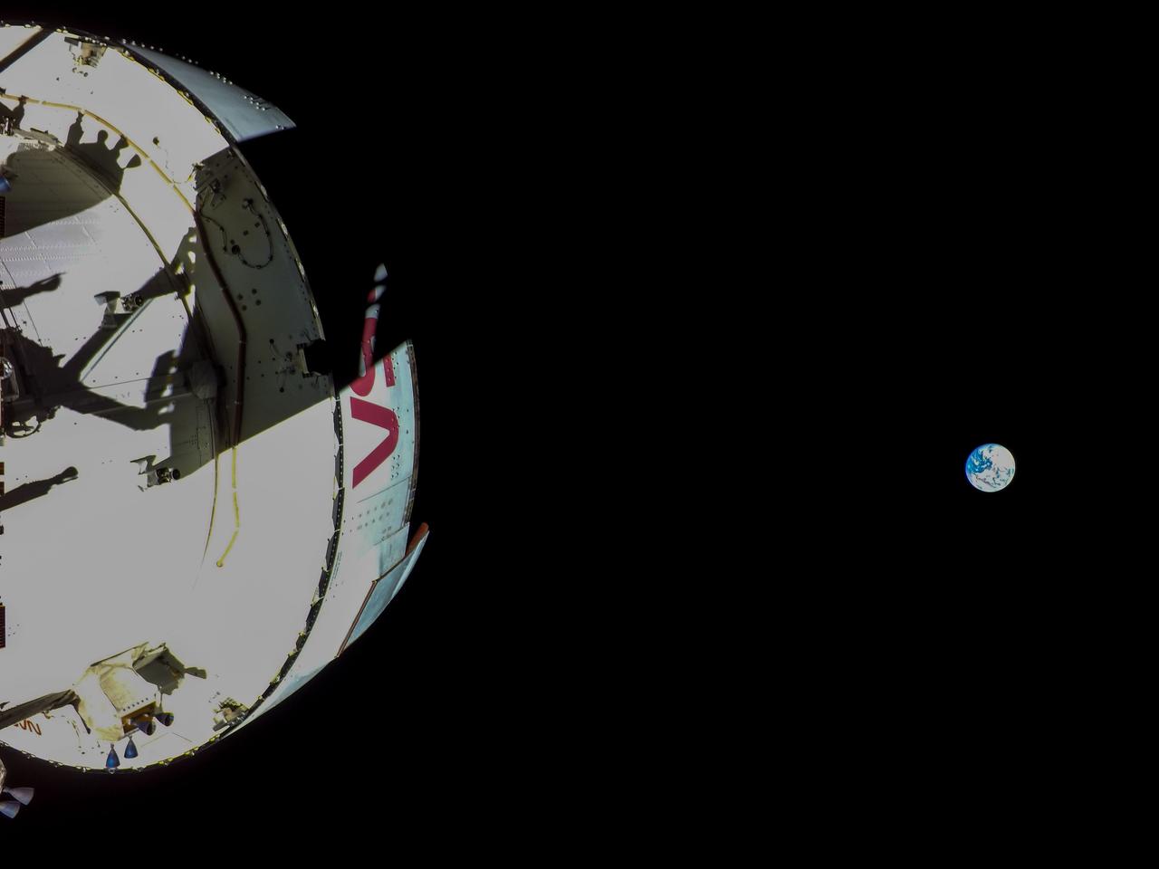 art001e000472 (Nov. 24, 2022) – On Flight Day 9, NASA’s Orion spacecraft captured imagery looking back at the Earth from a camera mounted on one of its solar arrays. The spacecraft is enroute to distant retrograde orbit of the Moon.