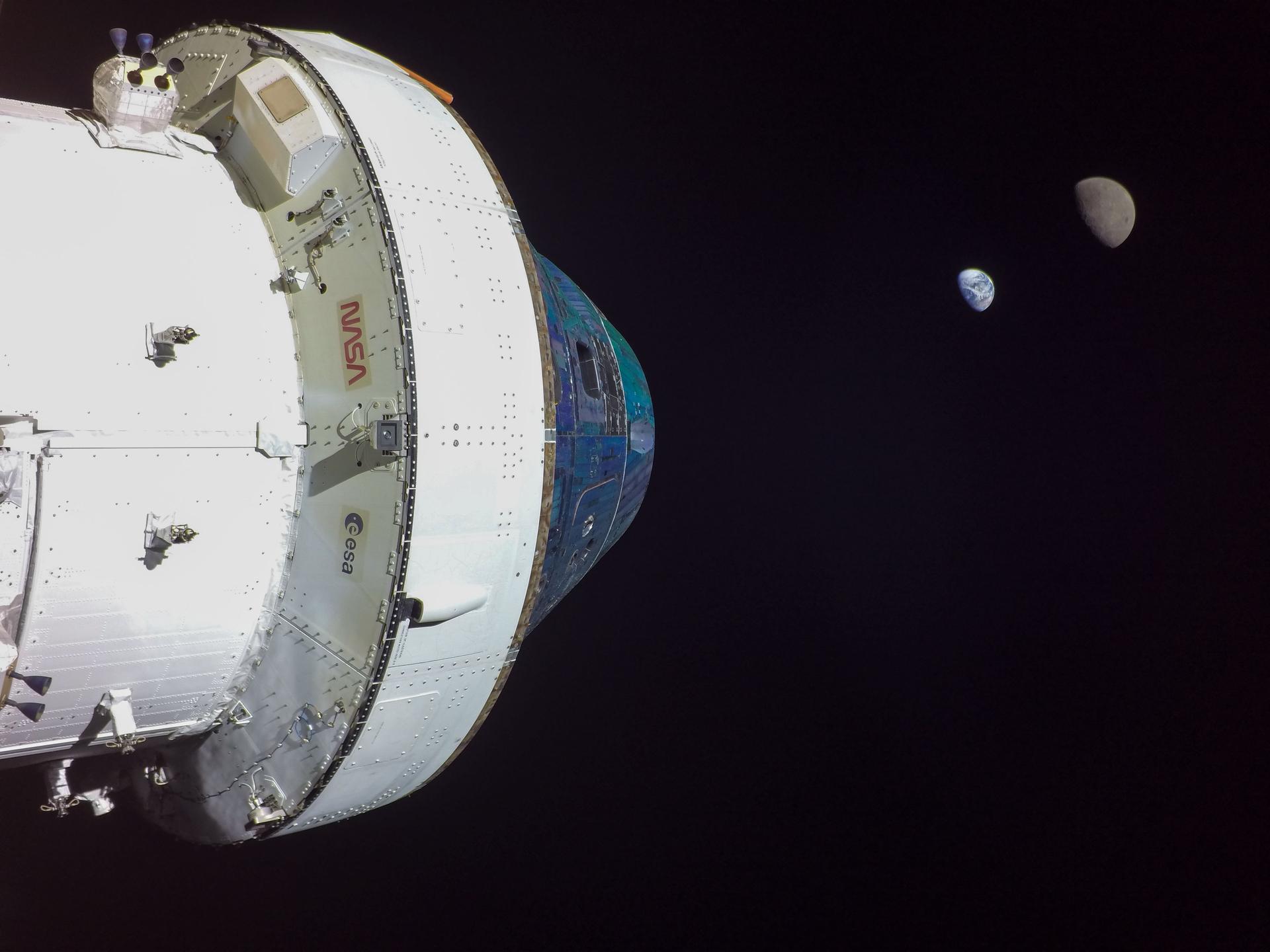 NASA-Orion Earth and Moon from Lunar Orbit