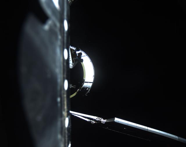 NASA image: Flight Day 1: ICPS Separates from Orion