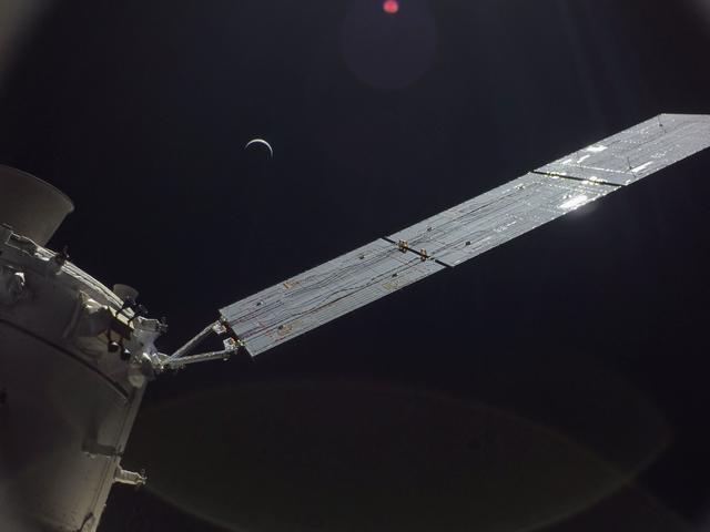 Flight Day 22: Orion and Crescent Earth