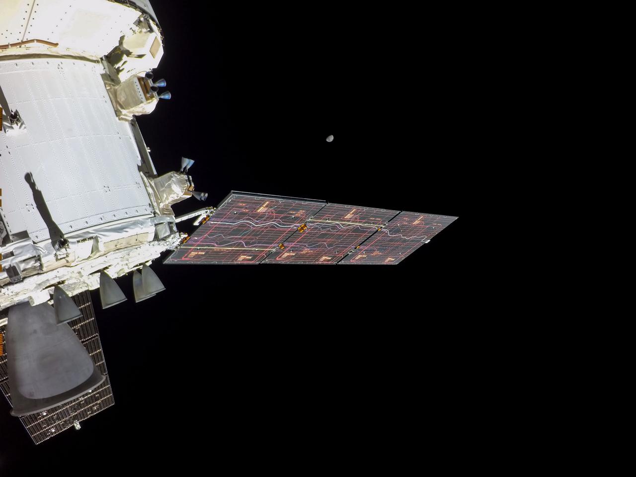 art001e002262 (Dec. 9, 2022) Orion’s distance from the Moon continues to increase on flight day 24 of the Artemis I mission as it heads back to Earth and a splashdown at 12:40 p.m. Sunday, Dec. 11. When this photo was taken using a camera mounted on one of Orion’s four solar arrays, the spacecraft was over 200,000 miles away from our lunar neighbor.