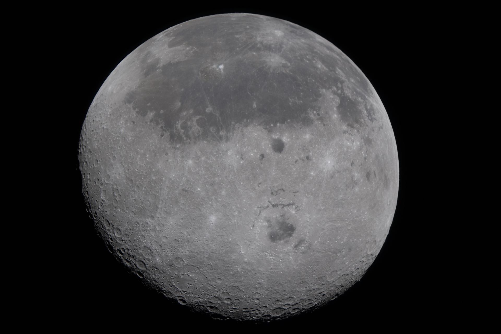 art002e009276 (April 6, 2026) - In this view of the Moon, the near side (the hemisphere we see from Earth),...