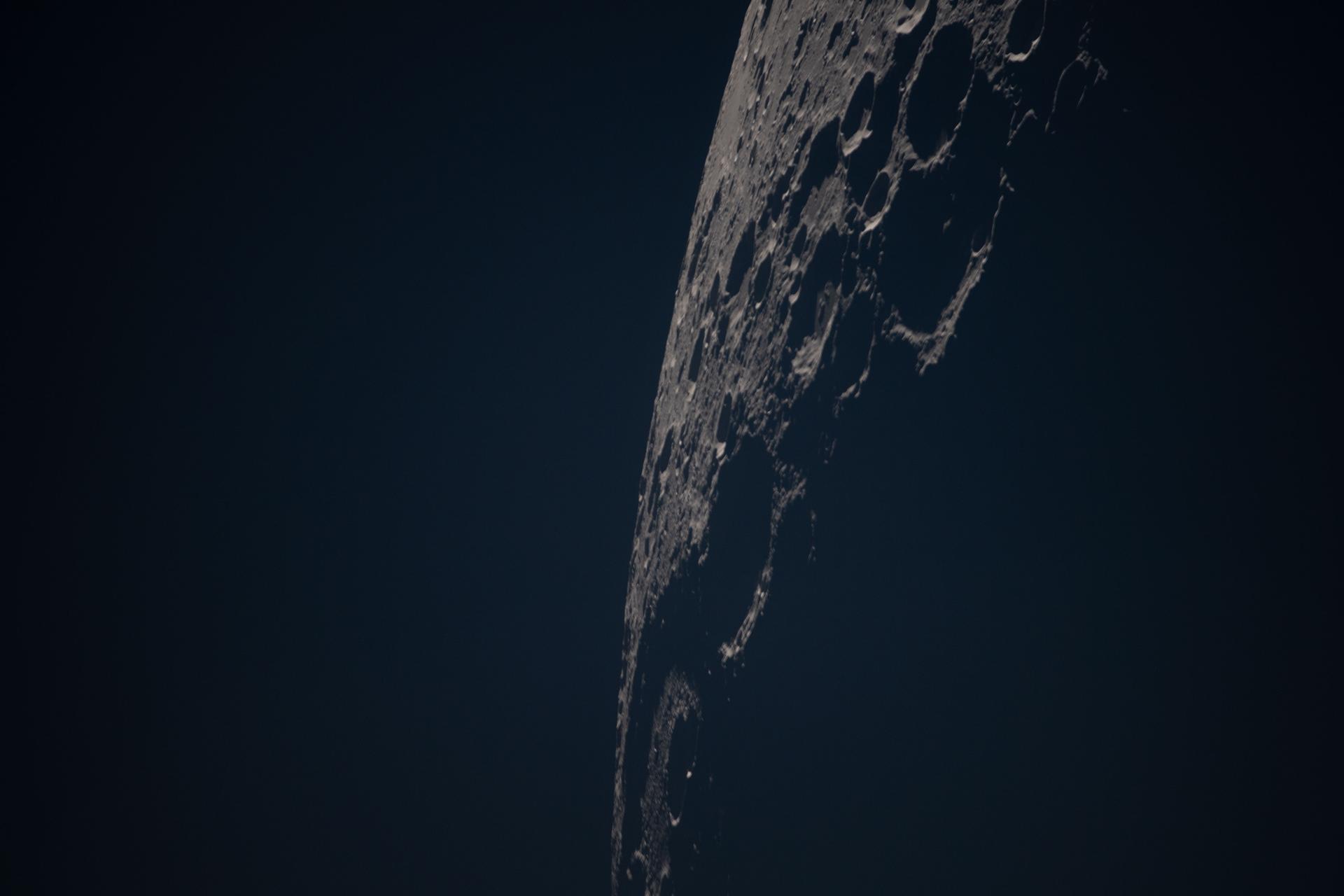 art002e012723 (April 4, 2026) – A close-up view of the Birkhoff crater on the Moon’s far side, captured by the...