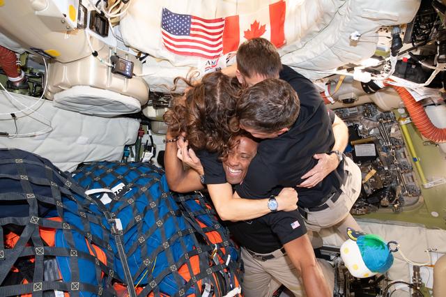 The Artemis II crew – (clockwise from left) Mission...