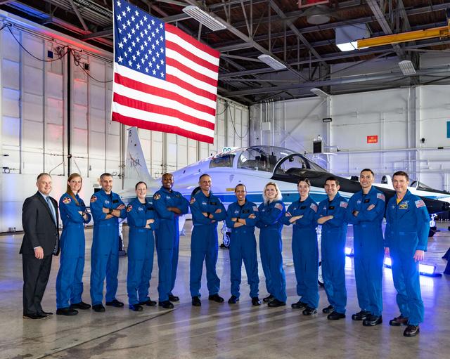 NASA image: astronaut-candidates-with-t-38_51731080862_o