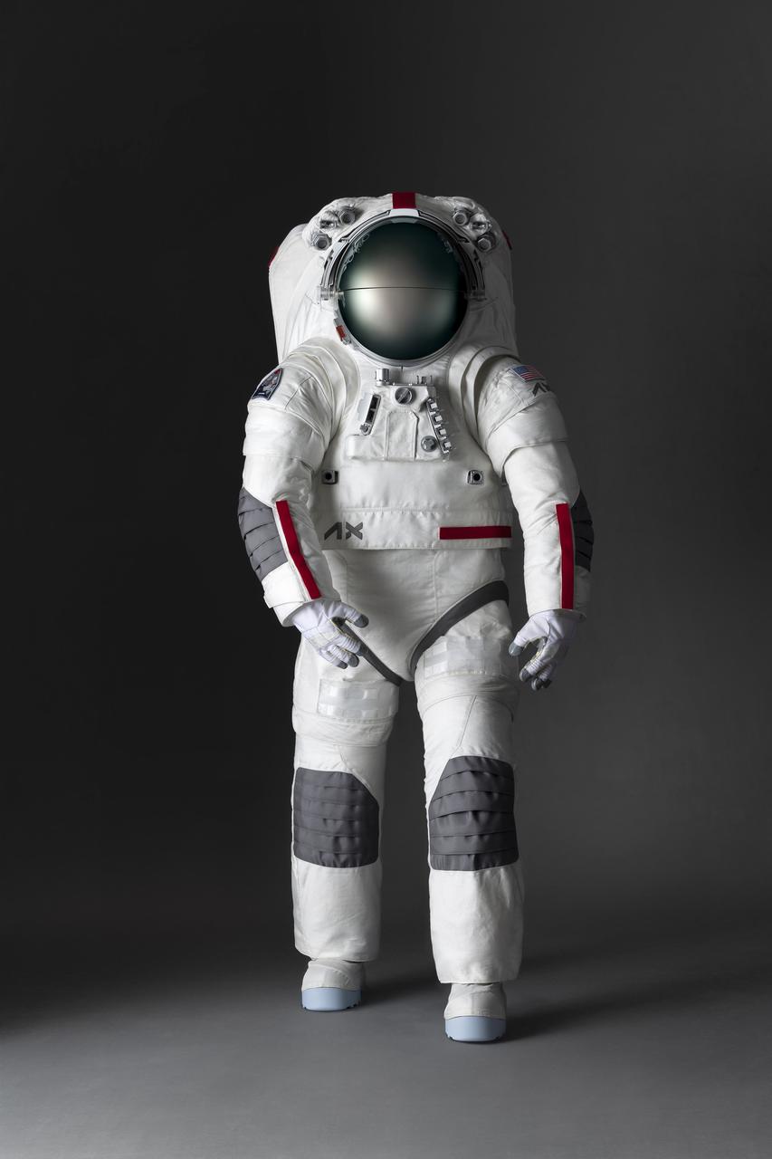 Artemis III Lunar Spacesuit The flight design of Axiom Space's Axiom Extravehicular Mobility Unit (AxEMU) lunar spacesuit that NASA astronauts will wear during the Artemis III mission. Image Credit: Axiom Space