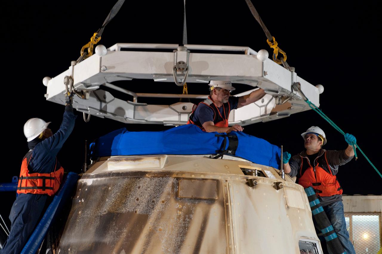ED13-0079-10 (26 March 2013) ---- SpaceX Dragon's second operational mission ended  on March 26 after three weeks attached to the International Space Station. The unmanned spacecraft splashed down  in the Pacific Ocean about 214 miles off the coast of Baja California to successfully return about 2,670 pounds of science materials from the orbital outpost.  Photo credit:  NASA