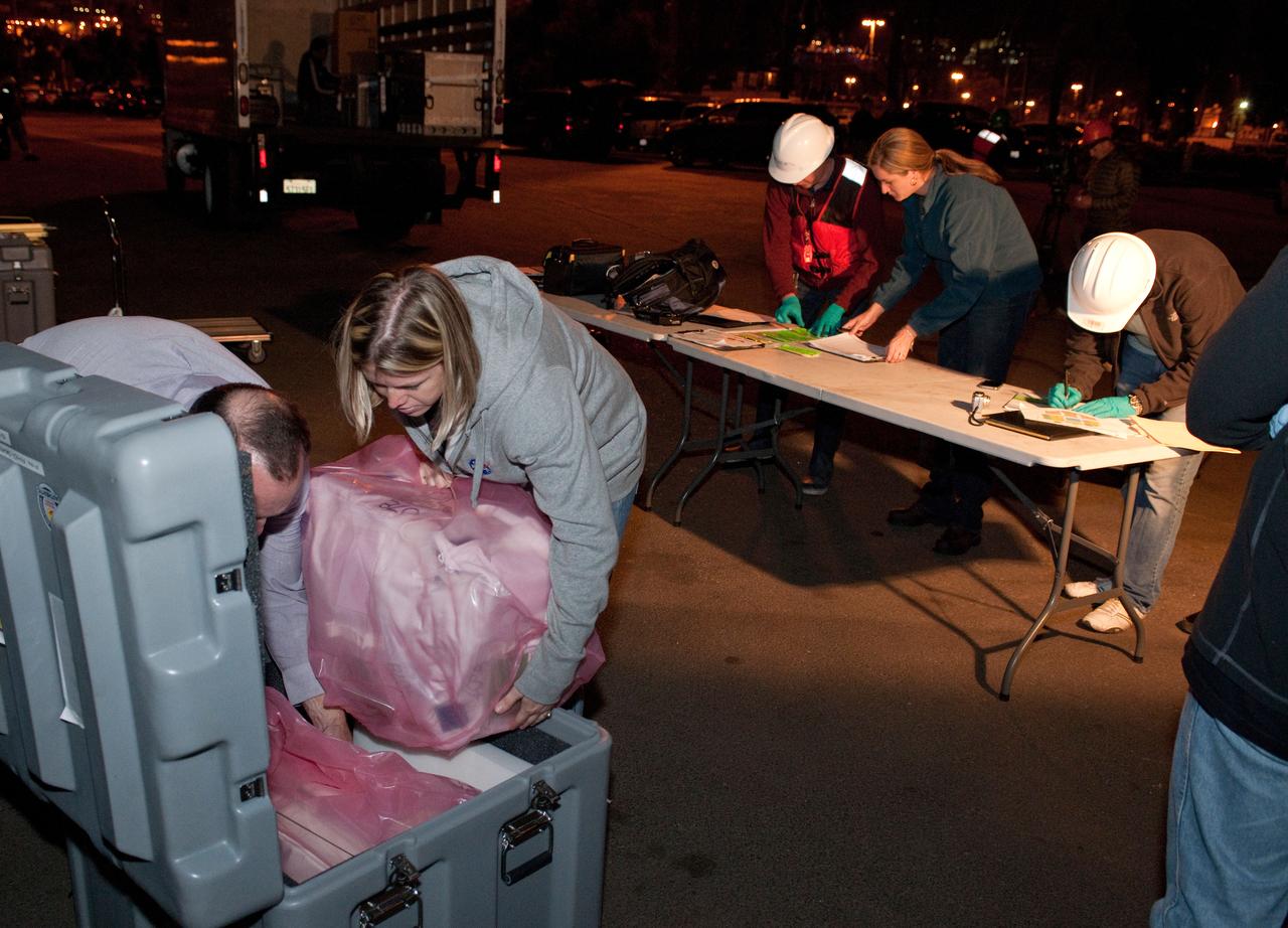 ED13-0079-12 (26 March 2013) ---- SpaceX Dragon's second operational mission ended on March 26 after three weeks attached to the International Space Station. The unmanned spacecraft splashed down in the Pacific Ocean about 214 miles off the coast of Baja California to successfully return about 2,670 pounds of science materials from the orbital outpost. Photo credit: NASA