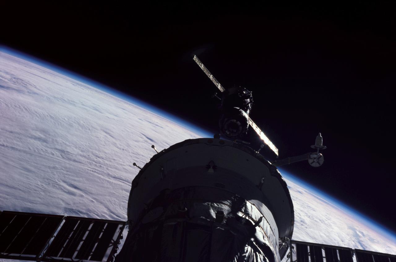 ISS003-324-034 (23 October 2001) --- A Soyuz spacecraft approaches the International Space Station (ISS) carrying the Soyuz Taxi crew, Commander Victor Afanasyev, Flight Engineer Konstantin Kozeev and French Flight Engineer Claudie Haignere for an eight-day stay on the station. Afanasyev and Kozeev represent Rosaviakosmos, and Haignere represents ESA, carrying out a flight program for CNES, the French Space Agency, under a commercial contract with the Rosaviakosmos.