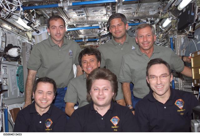 NASA image: Expedition Four / STS-111 UF2 group portrait in U.S. Lab