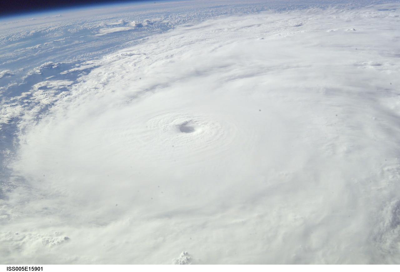 ISS005-E-15901 (2 Oct 2002) --- Hurricane Lili over the Gulf of Mexico.