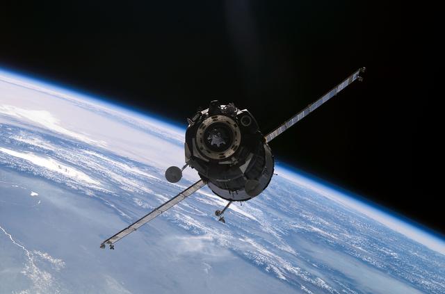 NASA image: View of Soyuz TMA-1/5S arrival to the ISS during Expedition Five