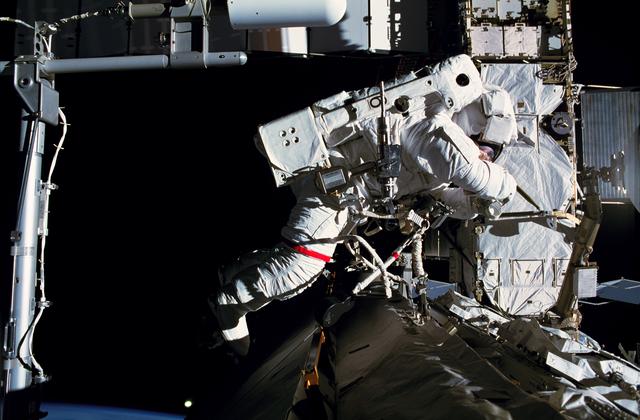 NASA image: View of Bowersox working on Truss during EVA on Expedition Six