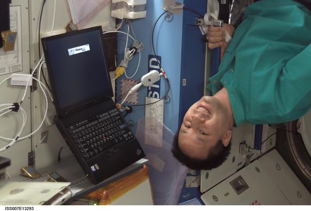 NASA image: Expedition Seven Lu in Destiny laboratory