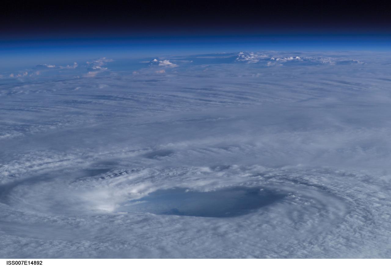 ISS007-E-14892 (15 September 2003) --- This close-up view of the eye of Hurricane Isabel was taken by one of the Expedition 7 crewmembers onboard the International Space Station (ISS).