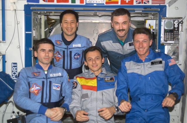 NASA image: Expedition 7 and Expedition 8 on-orbit crew portrait