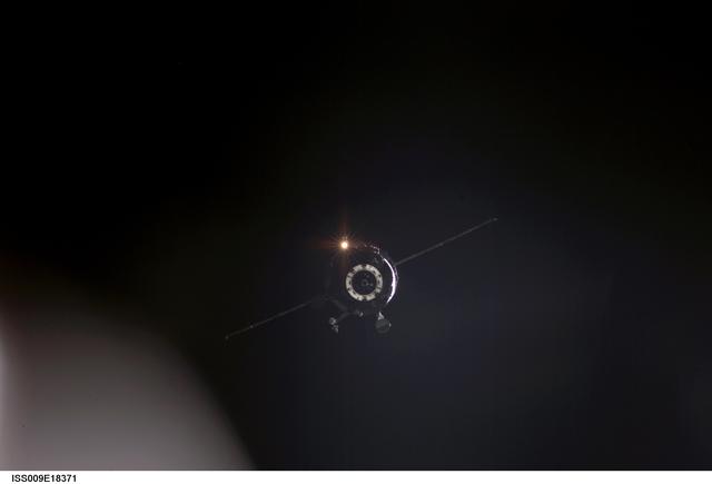 NASA image: Progress 15P approaches the ISS during Expedition 9