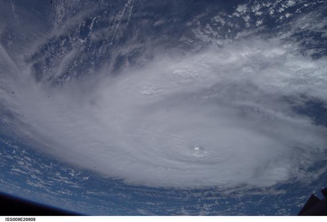 NASA image: iss009e20909