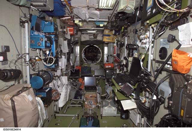 NASA image: Interior view of SM during Expedition 10 / Expedition 11