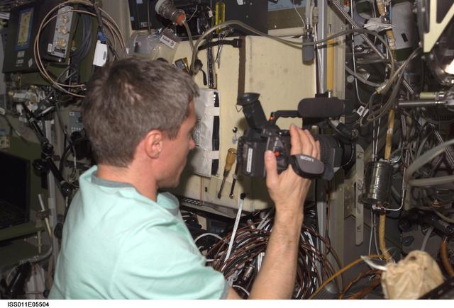 NASA image: Krikalev during Elektron repair