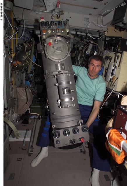 NASA image: Krikalev during Elektron repair