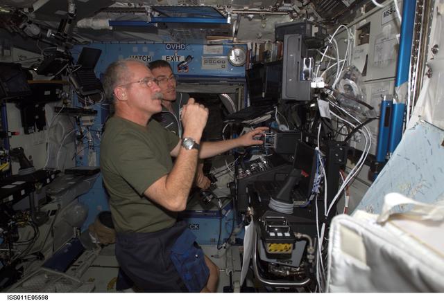 Phillips and Krikalev  in U.S. Laboratory during SSRMS proficiency training