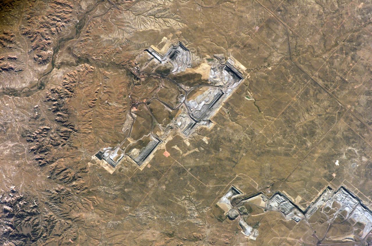 ISS011-E-12863 (11 September 2005) --- North Antelope Rochelle Coal Mine, Wyoming is featured in this image photographed by an Expedition 11 crewmember on the international space station. This area, according to NASA scientists studying the Expedition 11 photos, is a major coal producer.