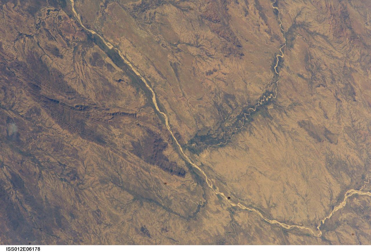 Crew Earth Observations (CEO) taken during Expedition 12. Earth views over Chad, Bahr Azoum.