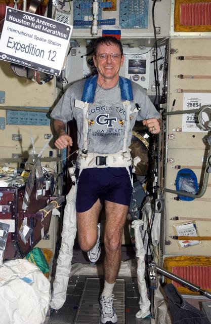 NASA image: McArthur runs the Half Marathon onboard the ISS on Expedition 12