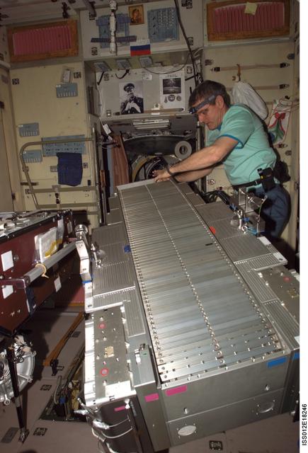 NASA image: TVIS inspection on Expedition 12