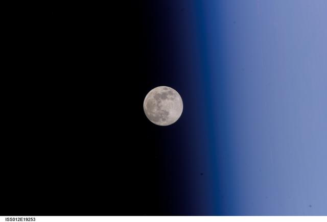 NASA image: iss012e19253