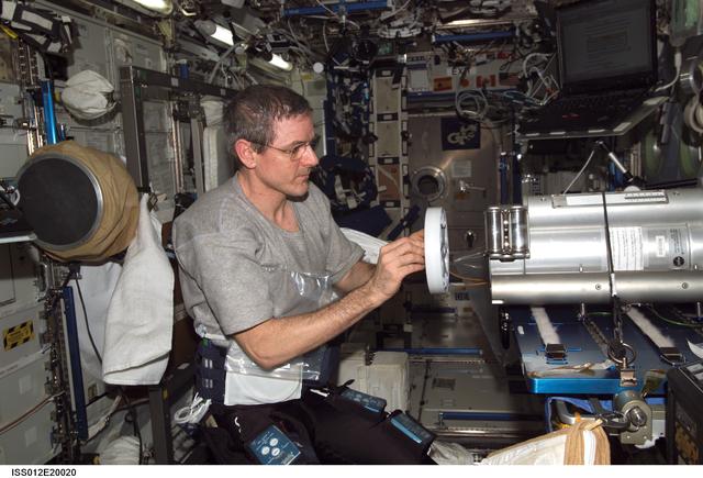 NASA image: McArthur changes Flexpack during SchRED Flexpack Swap operations on Expedition 12