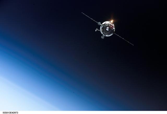 NASA image: Progress 22P approaches the ISS during Expedition 13
