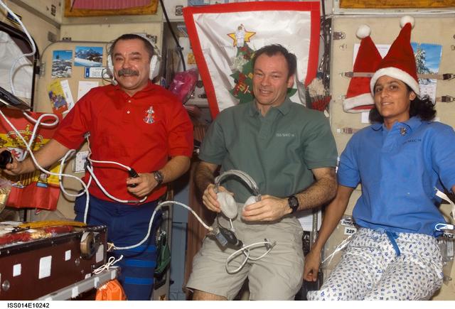 NASA image: Expedition 14 crew in the Zvezda Service module