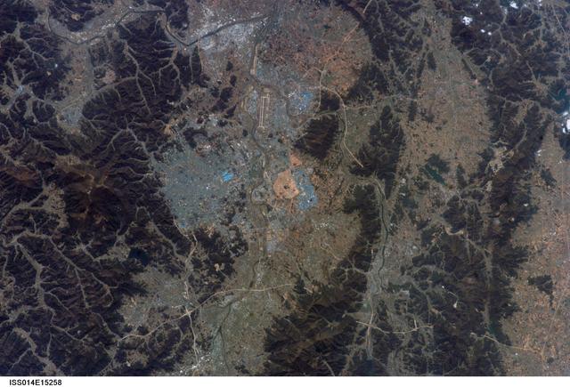 NASA image: iss014e15258