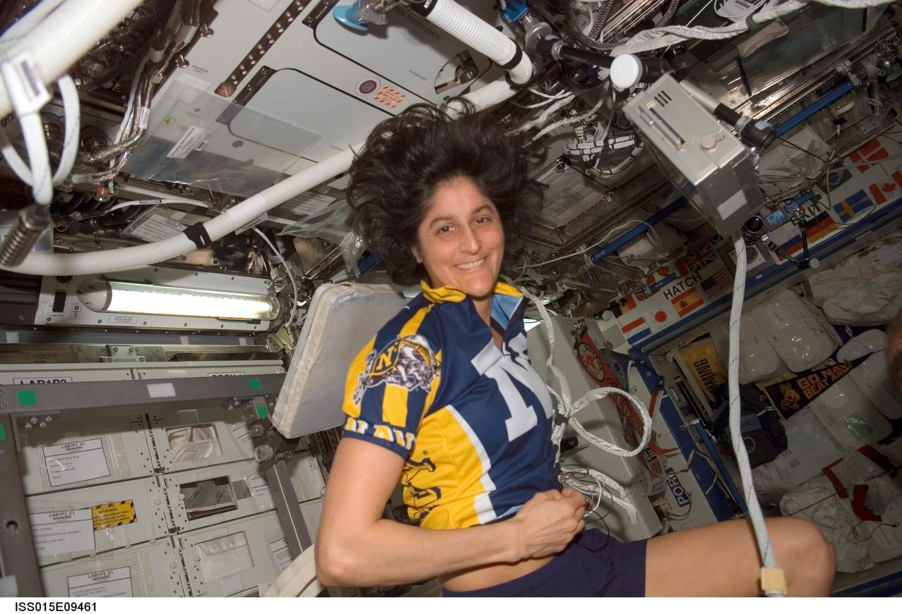 ISS015-E-09461 (24 May 2007) --- Astronaut Sunita L. Williams, Expedition 15 flight engineer, exercises on the Cycle Ergometer with Vibration Isolation System (CEVIS) during a Periodic Fitness Evaluation with Oxygen Uptake Measurement (PFE-OUM) experiment in the Destiny laboratory of the International Space Station.