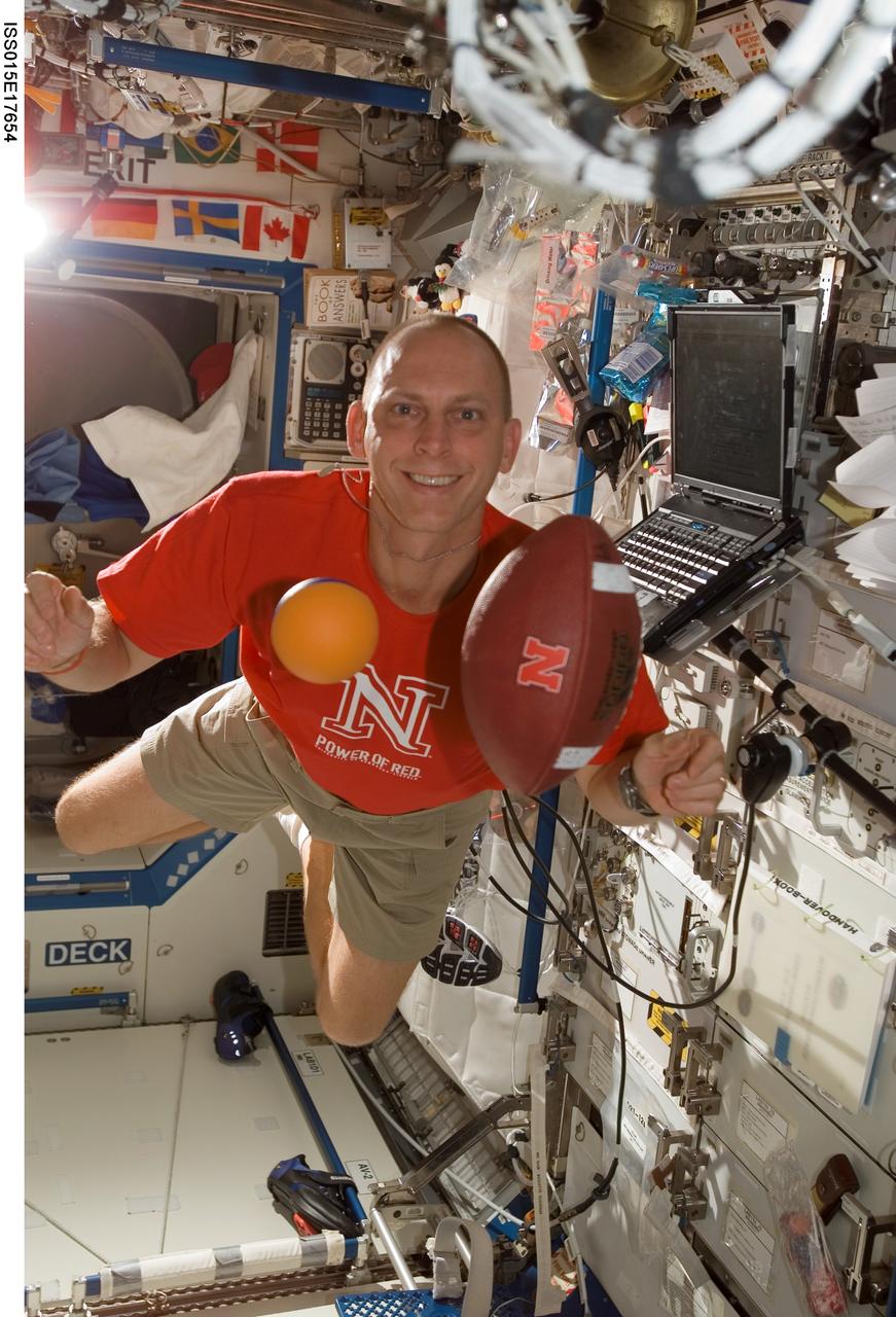 ISS015-E-17654 (4 July 2007) --- NASA astronaut Clay Anderson, Expedition 15 flight engineer, poses for a photo in the Destiny laboratory of the International Space Station.