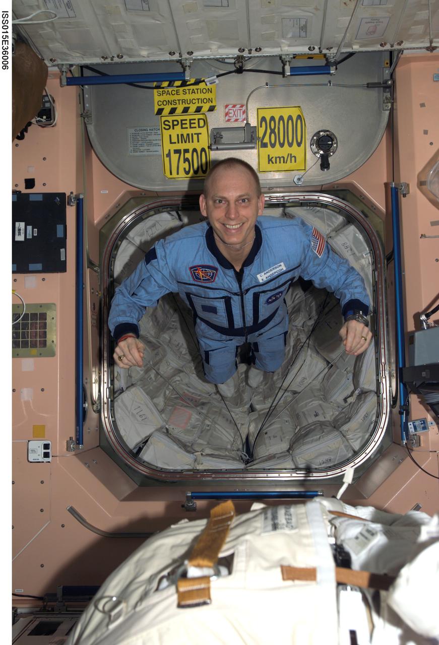 ISS015-E-36006 (16 Oct. 2007) --- Astronaut Clay Anderson, Expedition 15 flight engineer, smiles for a photo while floating in the Unity node of the International Space Station.