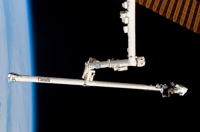 NASA image: Parazynski during Expedition 16/STS-120 EVA 4