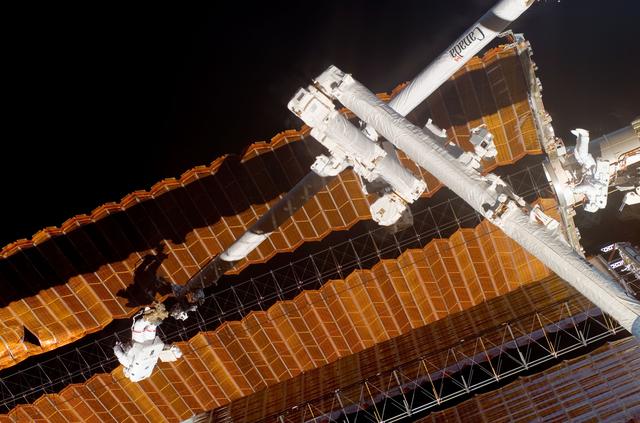 NASA image: Parazynski and Wheelock during Expedition 16/STS-120 EVA 4