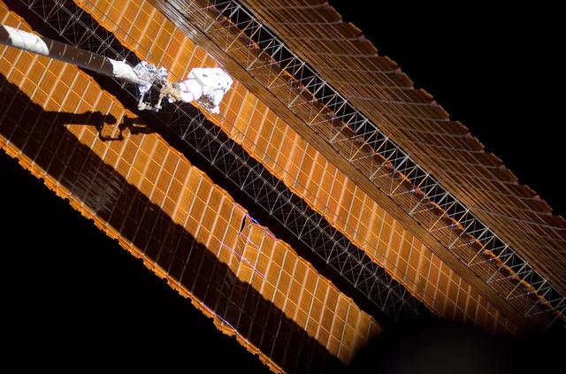 NASA image: Parazynski during Expedition 16/STS-120 EVA 4