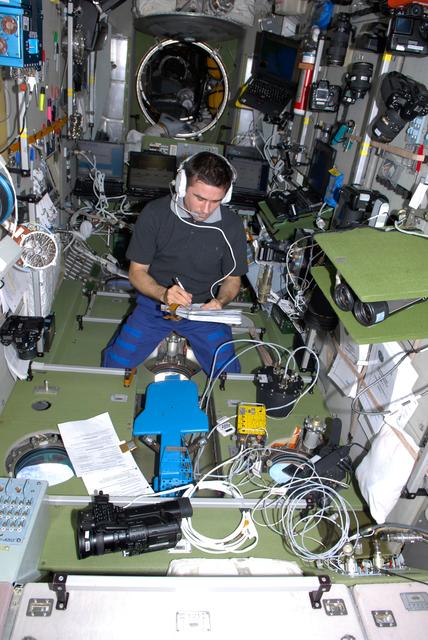 NASA image: Malenchenko works with CBC Experiment in SM