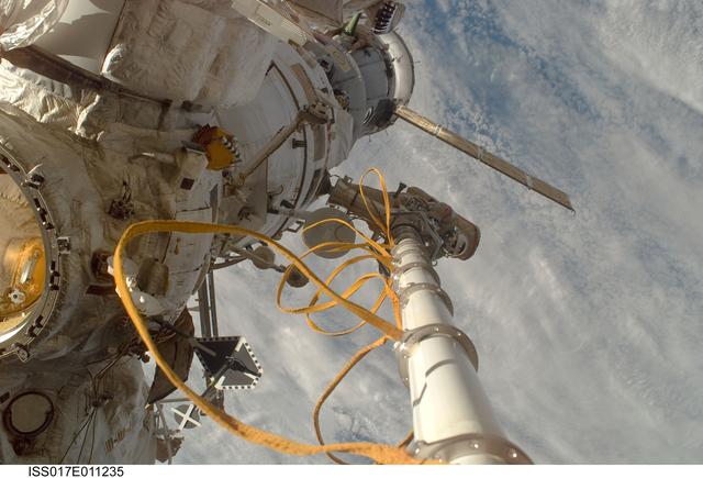 NASA image: Docking Target unit on Plane IV of SM ПХО , Progress 29 Spacecraft, and Piers DC1