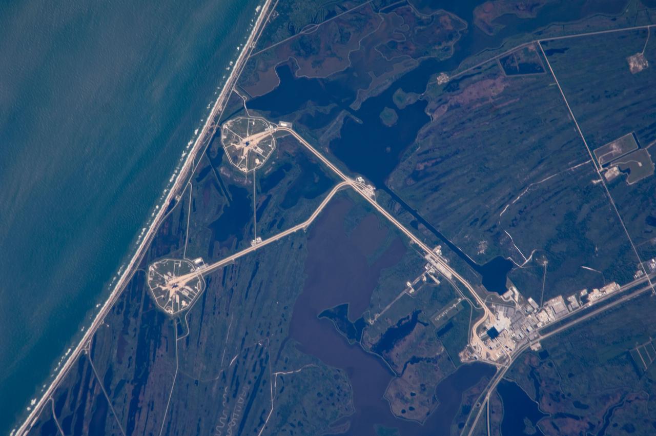 ISS018-E-006077 (29 Oct. 2008) --- Kennedy Space Center and Cape Canaveral, Florida are featured in this image photographed by an Expedition 18 crewmember on the International Space Station. Launch complex 39, with pads A and B, is visible at center left. The Vehicle Assembly Building (VAB) is visible at lower right.