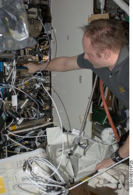 NASA image: Water Recovery System/Distillation Assembly (WRS DA) Troubleshoot task