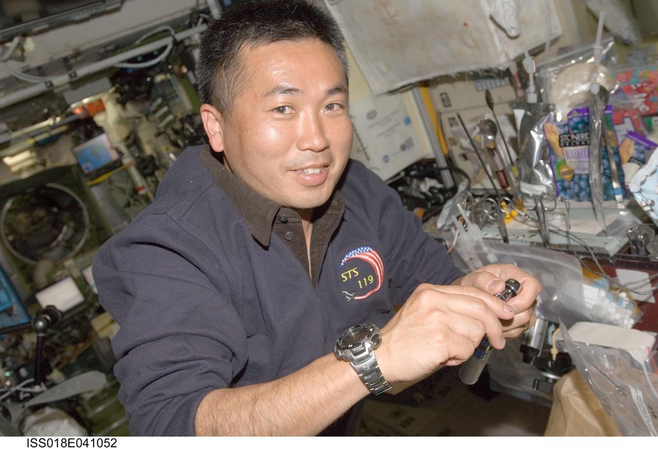 Gyroscope Maintenance in Service Module (SM)