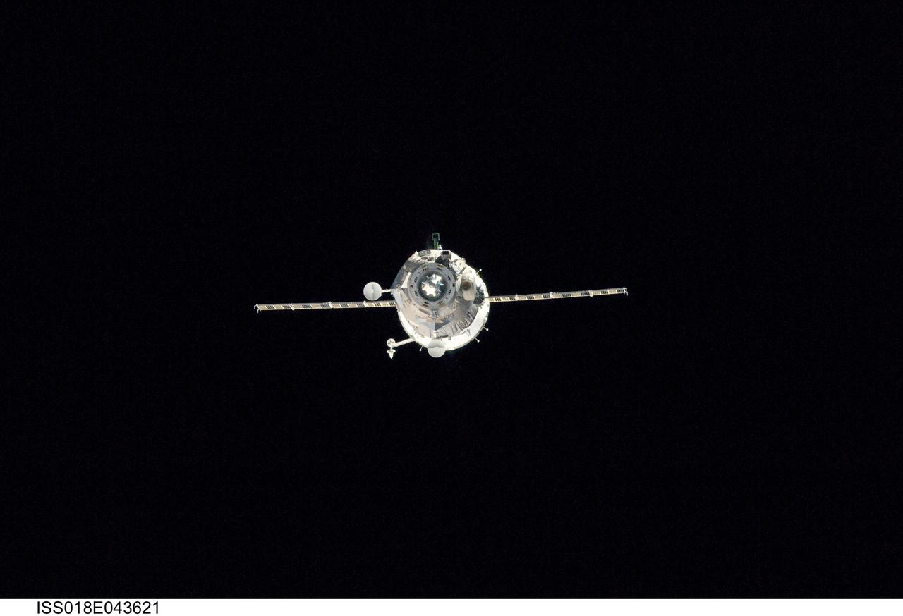 ISS018-E-043621 (28 March 2009) --- With the blackness of space surrounding it, Soyuz TMA-14 is photographed from the International Space Station as the two spacecraft approach each other in Earth orbit on March 28 prior to a docking that delivers the Expedition 19 crew to the orbital outpost.