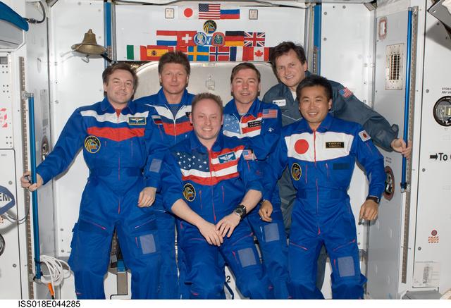 NASA image: Expedition 18 / 19 Crew Photo in Node 2 Harmony