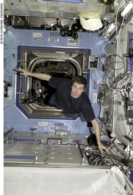 NASA image: Krikalev flying in Destiny laboratory