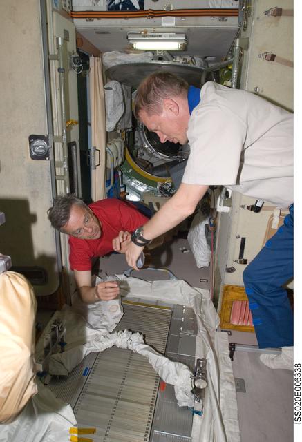 NASA image: Thirsk and De Winne IFM on TVIS